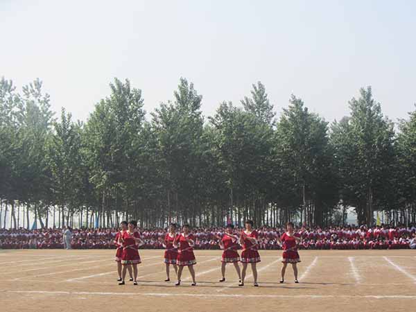 亮星小學(xué)2015年春季運(yùn)動會